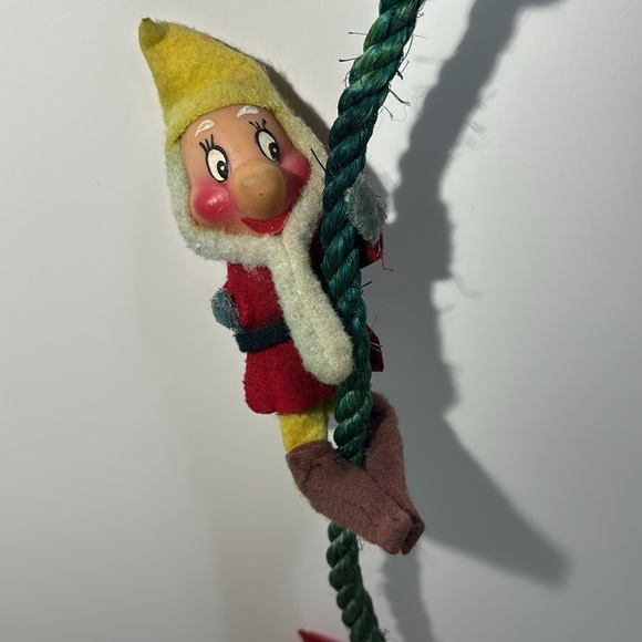 Rare - Vintage "Disney" 7 Dwarves Garland - Picture 8 of 14
